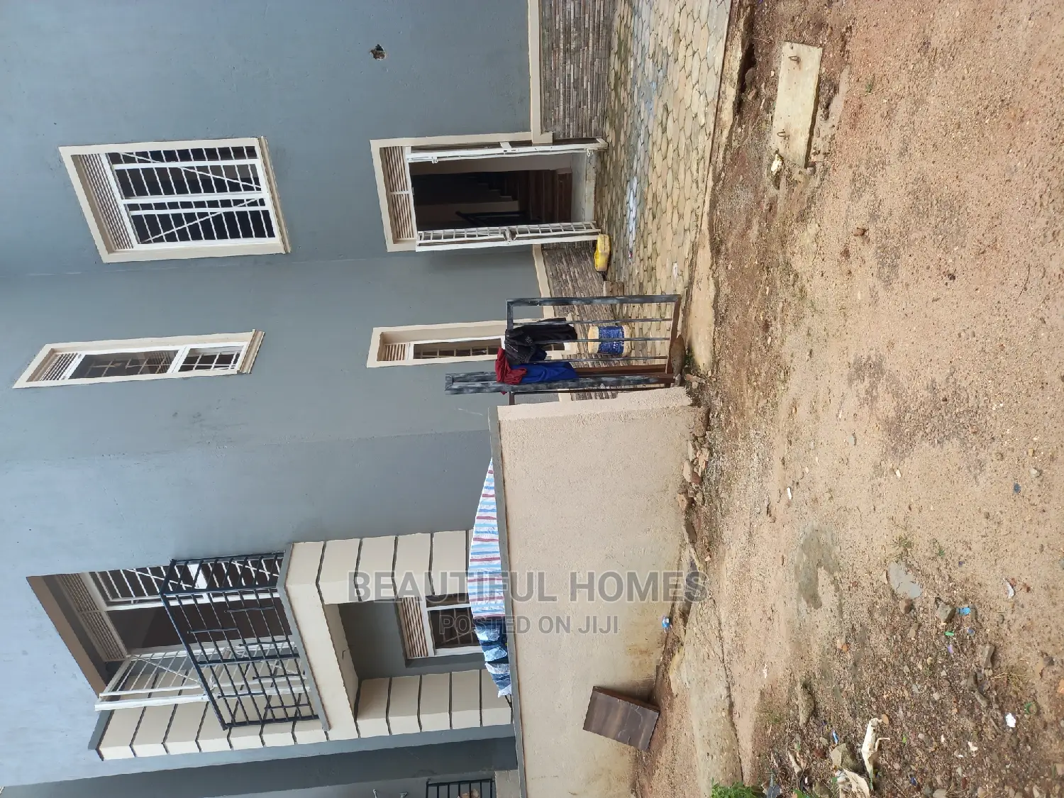 Furnished 4bdrm Duplex in Kira Tarmack for Sale