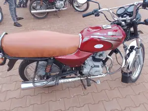 New Bajaj Boxer 2021 Red