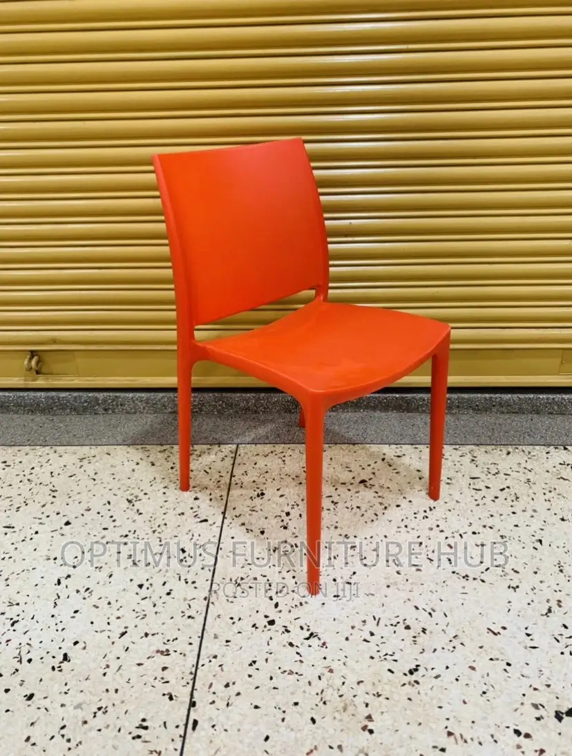 Nice Plastic Chair (Red)