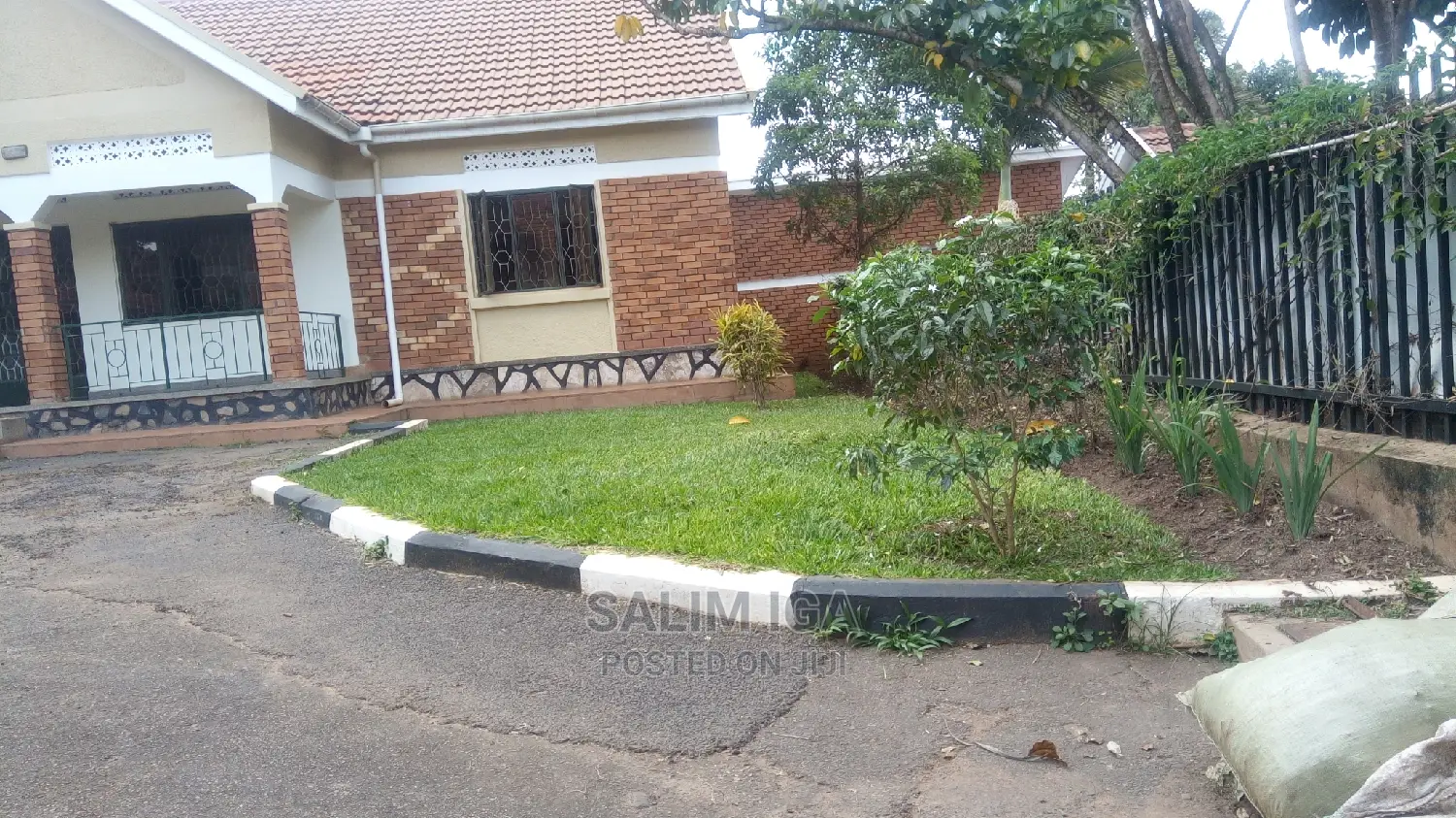 3bdrm Bungalow in Kololo Property, Central Division for Rent