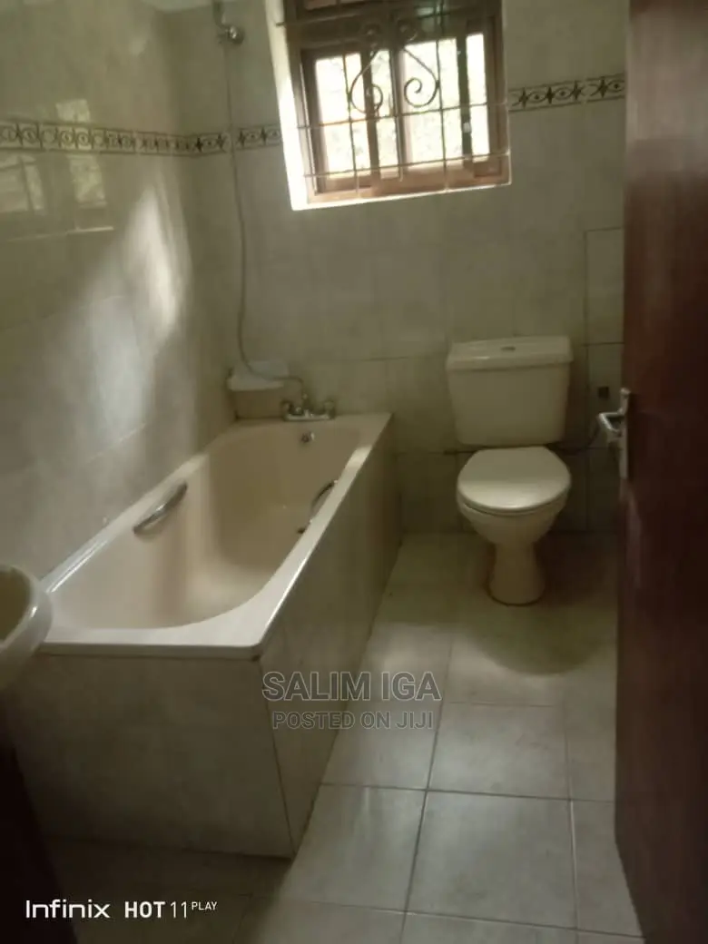 4bdrm Bungalow in Kololo Property, Central Division for Rent