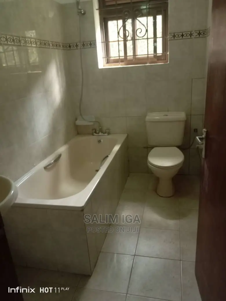 4bdrm Bungalow in Kololo Property, Central Division for Rent