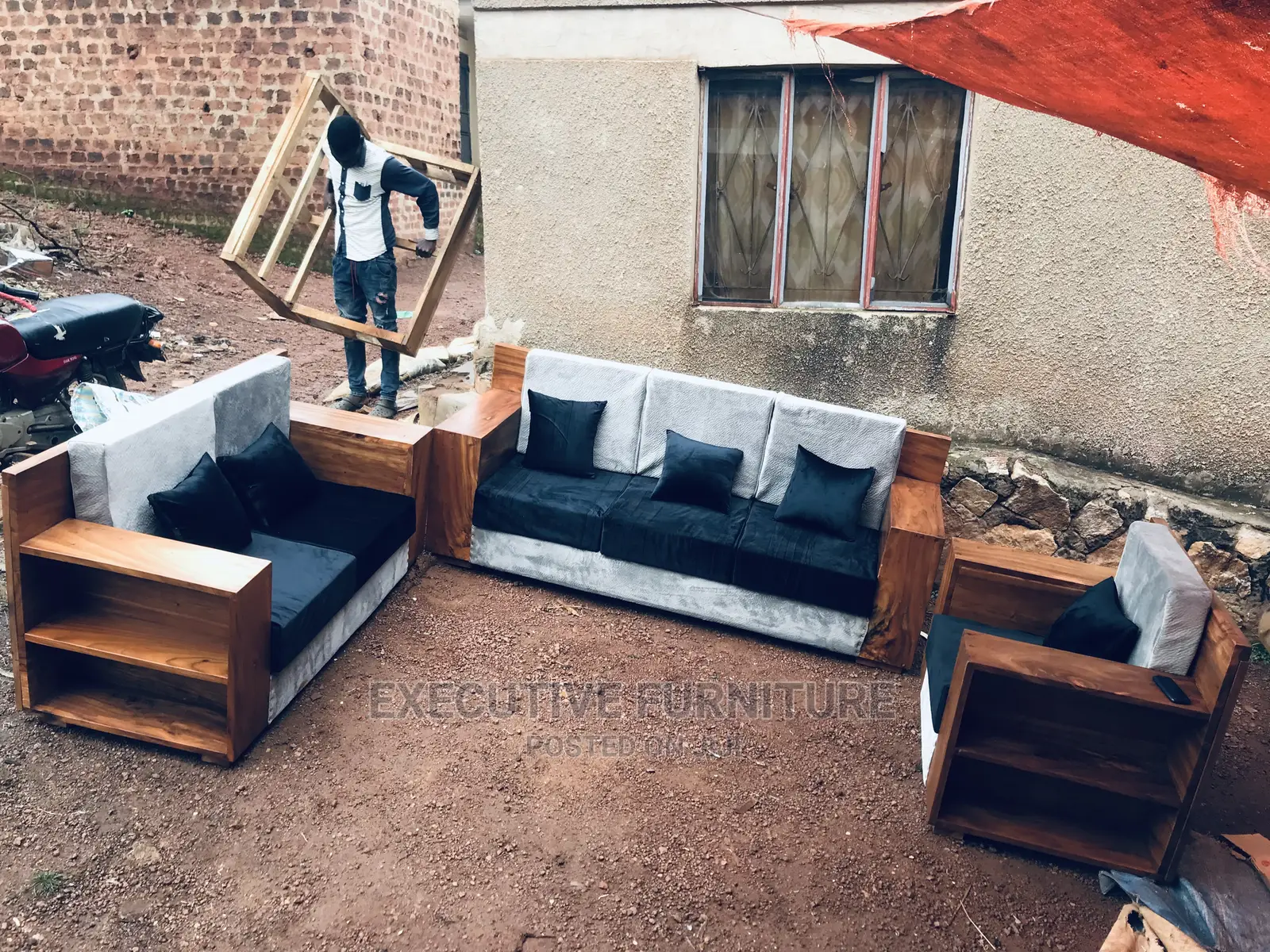 Mugavu Six Seater Sofa