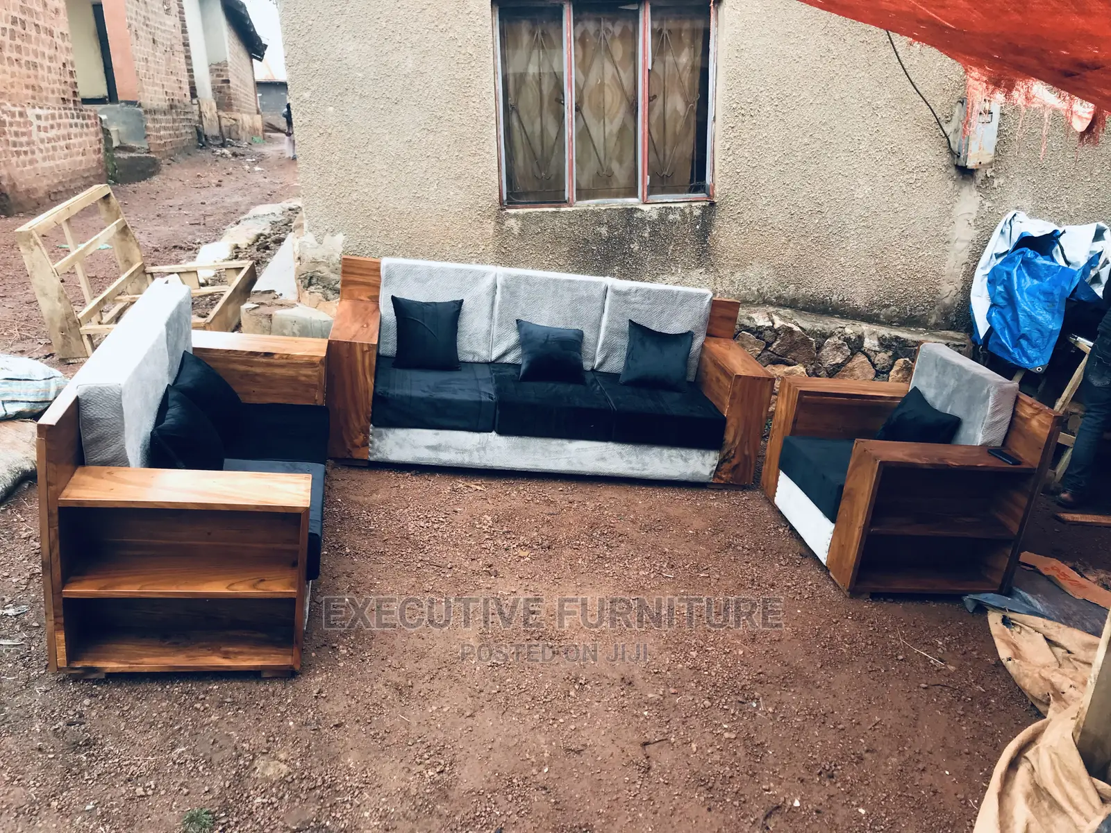 Mugavu Six Seater Sofa