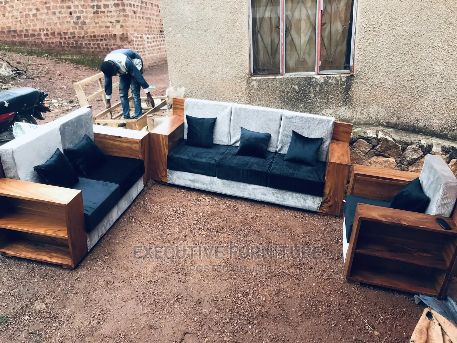 Mugavu Six Seater Sofa