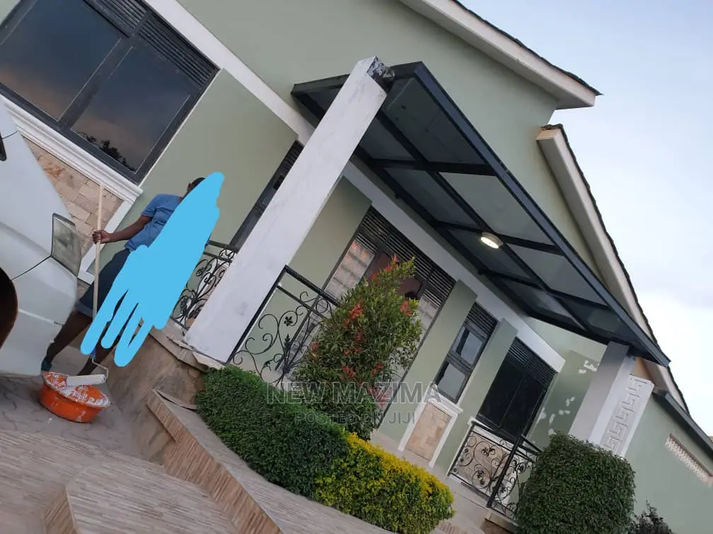4bdrm Bungalow in Kitende, Division A for sale