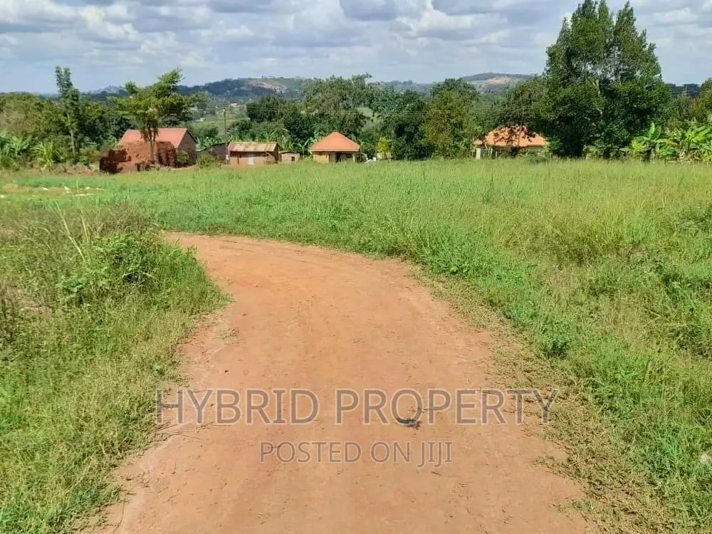 Prime Plots for Sale at Gayaza~Nkoowe [Wakiso]~Hoima Road.