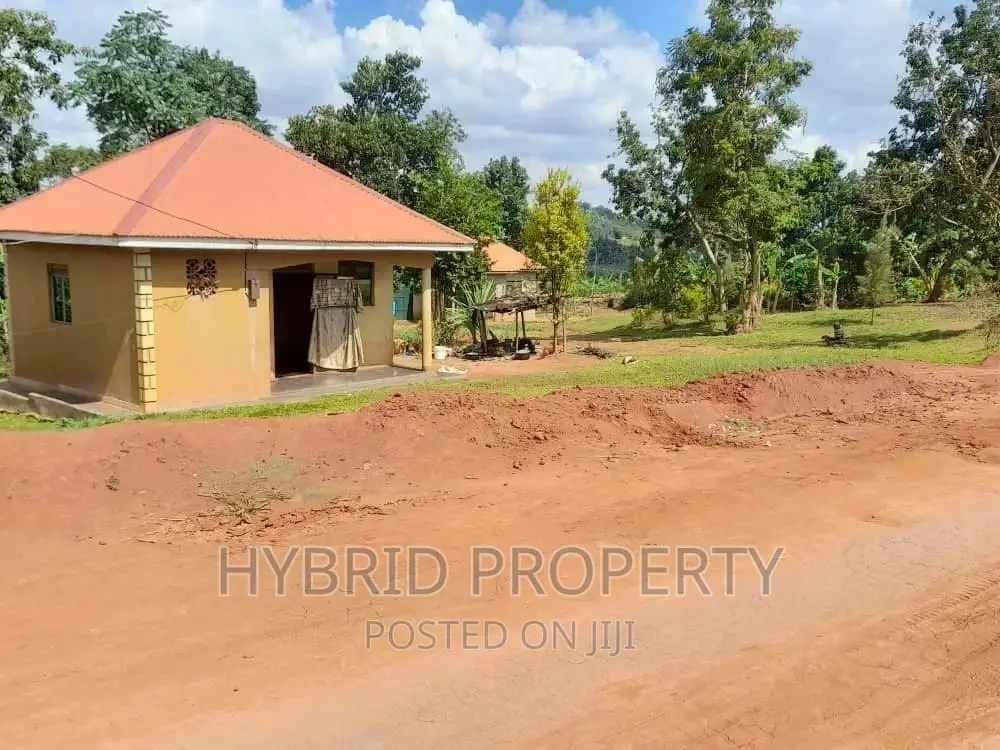 Prime Plots for Sale at Gayaza~Nkoowe [Wakiso]~Hoima Road.