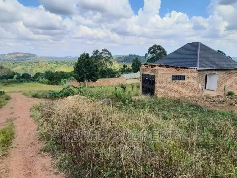 Prime Plots for Sale at Gayaza~Nkoowe [Wakiso]~Hoima Road.