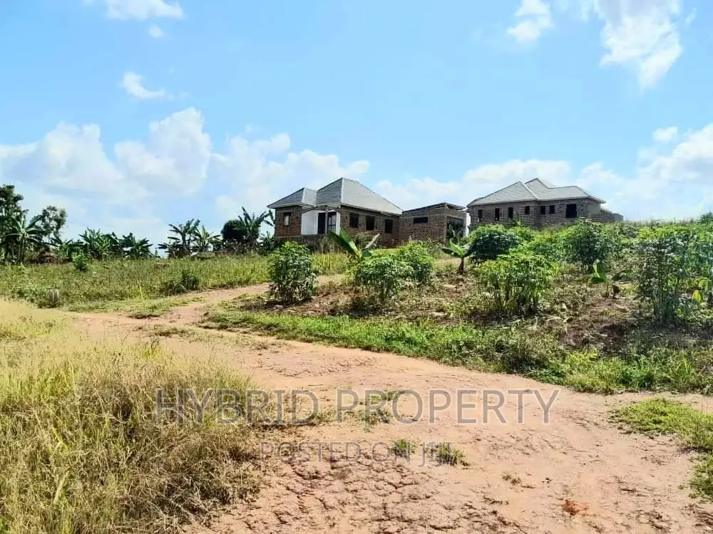 Prime Plots for Sale at Gayaza~Nkoowe [Wakiso]~Hoima Road.