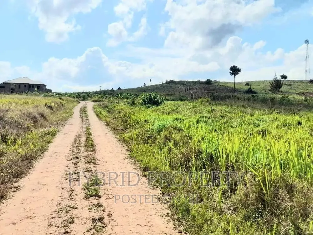 Prime Plots for Sale at Gayaza~Nkoowe [Wakiso]~Hoima Road.