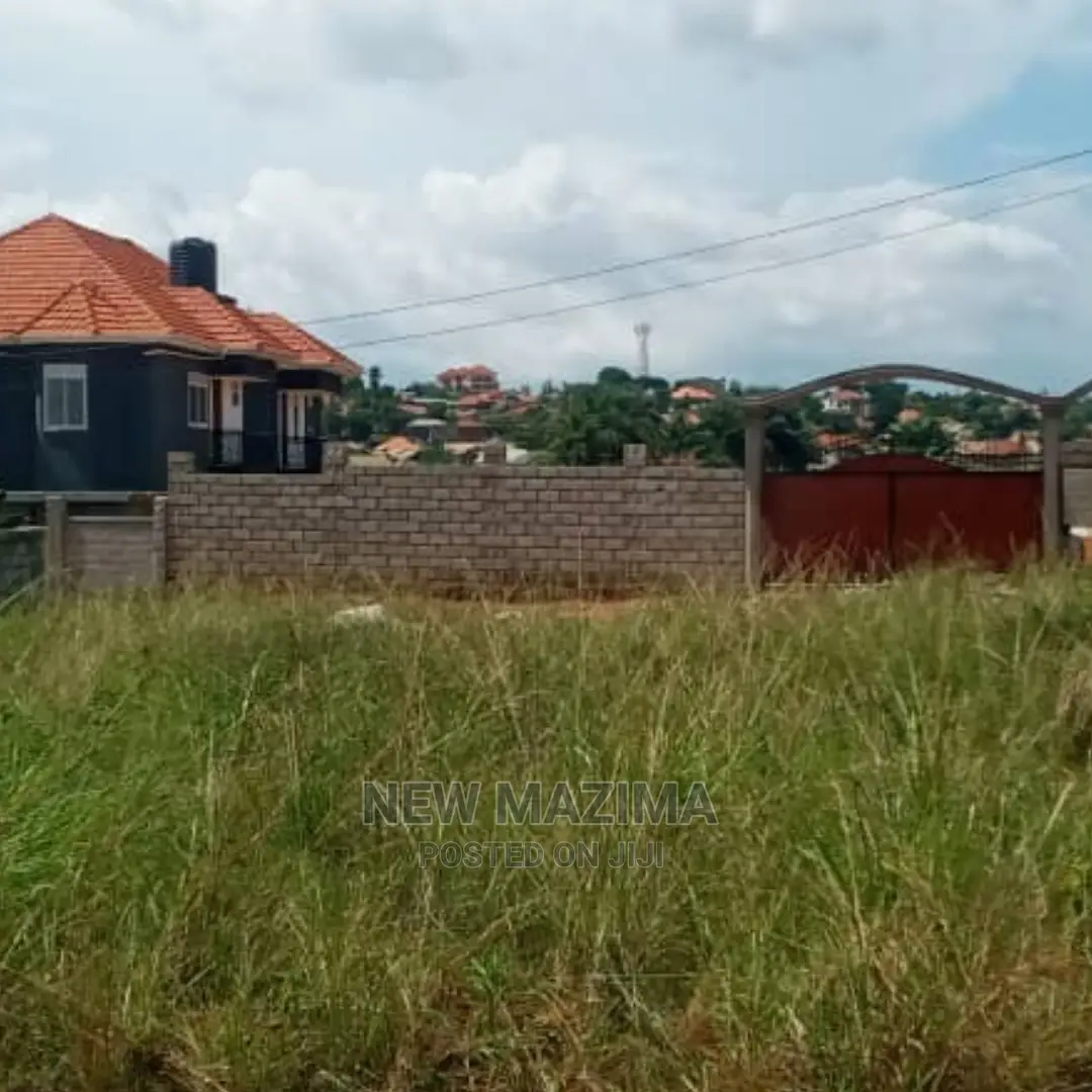 Very Prime Plot on Quicksale in Heart of Lubowa Heights