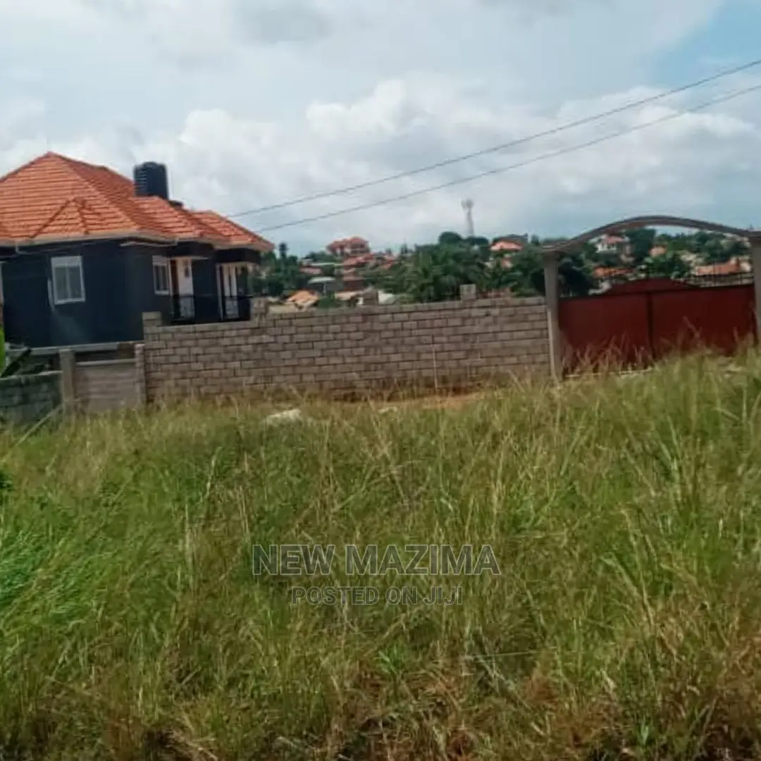 Very Prime Plot on Quicksale in Heart of Lubowa Heights