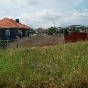 Very Prime Plot on Quicksale in Heart of Lubowa Heights