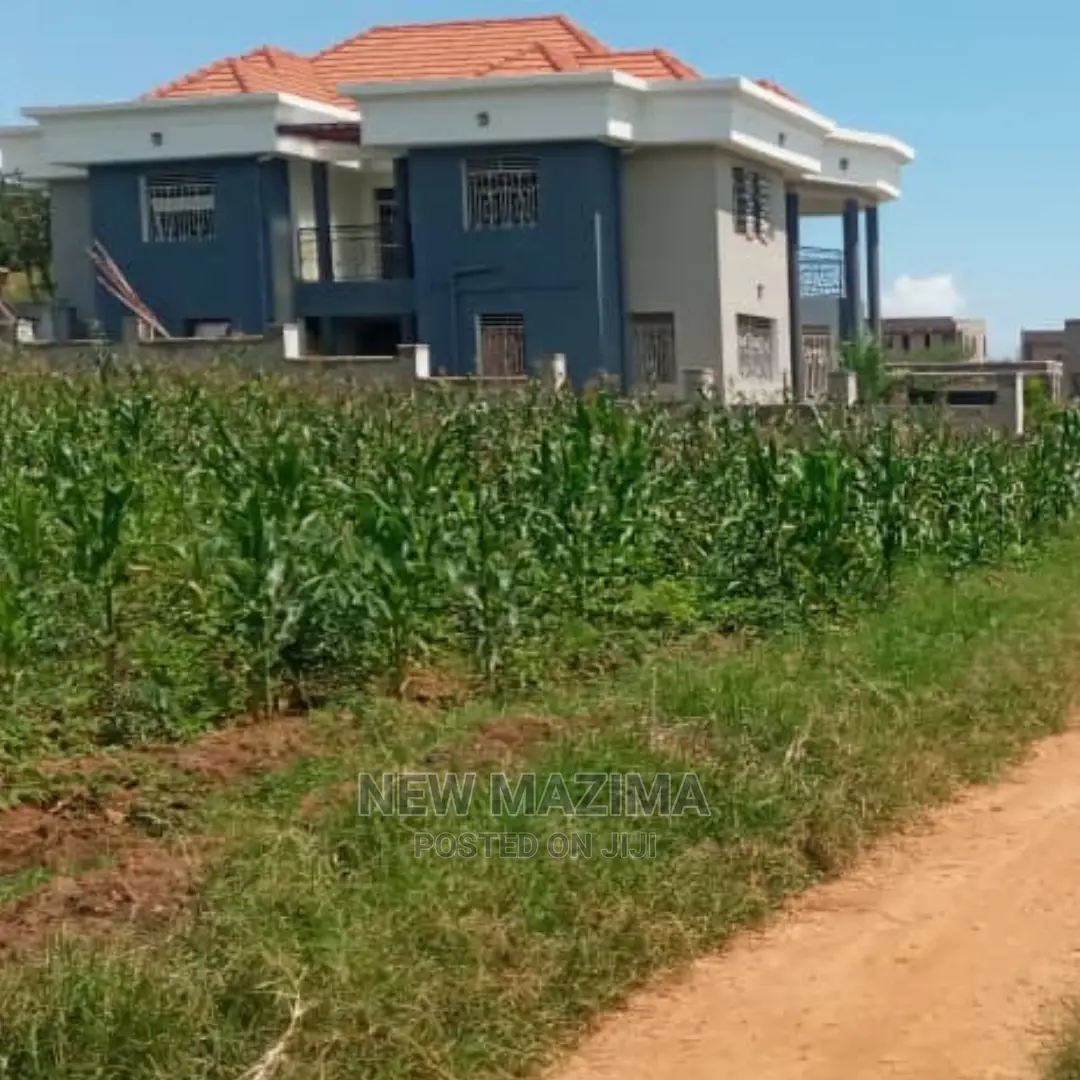 Very Prime Plot on Quicksale in Heart of Lubowa Heights