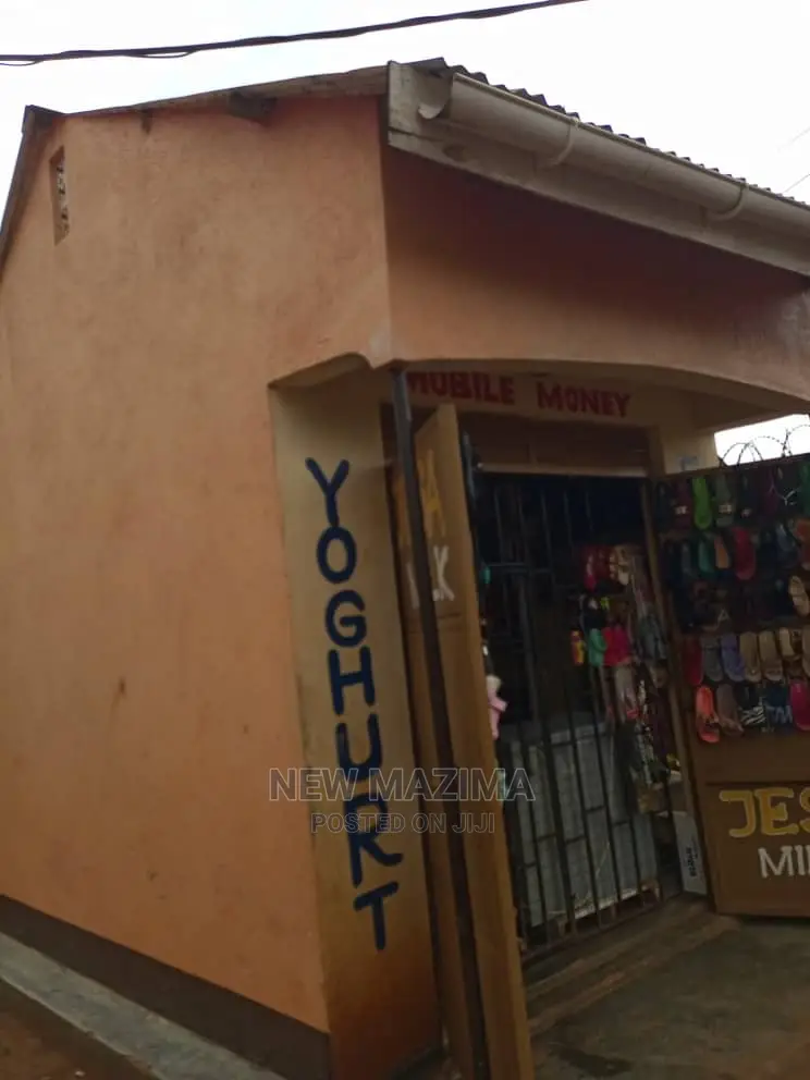 3bdrm House in Salaama Munyonyo Rd, Central Division for Sale