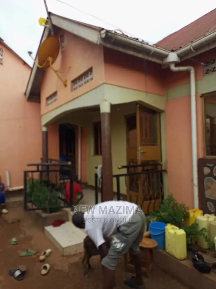 3bdrm House in Salaama Munyonyo Rd, Central Division for Sale