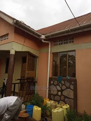 3bdrm House in Salaama Munyonyo Rd, Central Division for Sale