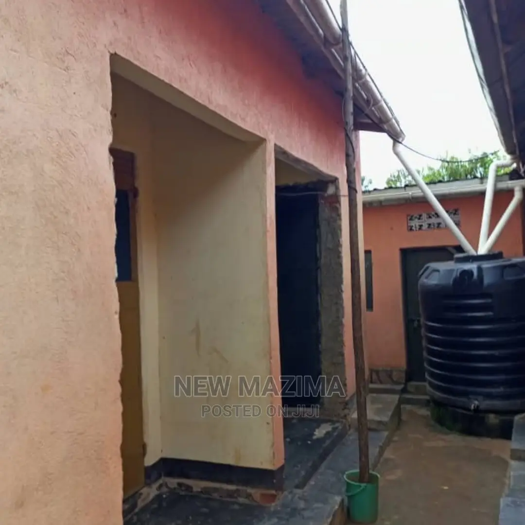 3bdrm House in Salaama Munyonyo Rd, Central Division for Sale