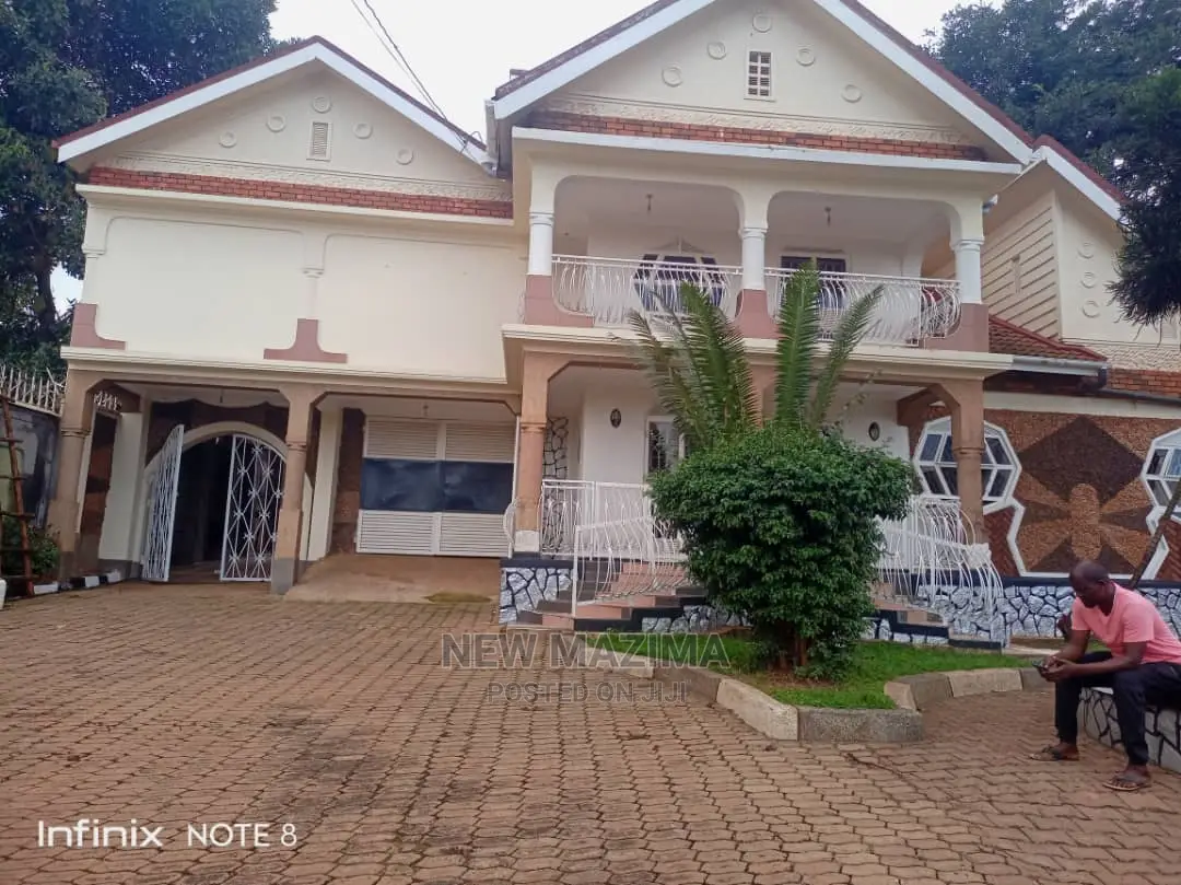 6bdrm Mansion in Najjanankumbi, Central Division for Rent