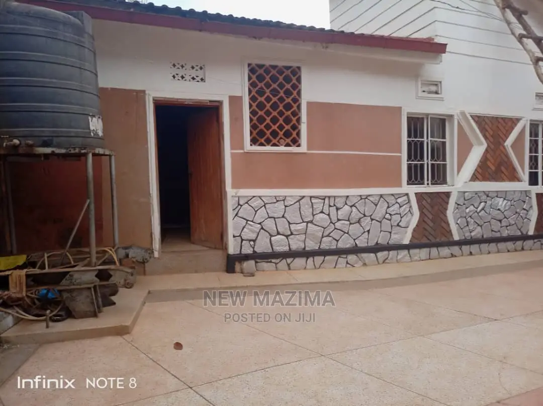 6bdrm Mansion in Najjanankumbi, Central Division for Rent