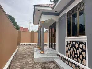 3bdrm House in Mpererwe Kabaganda, Central Division for Sale