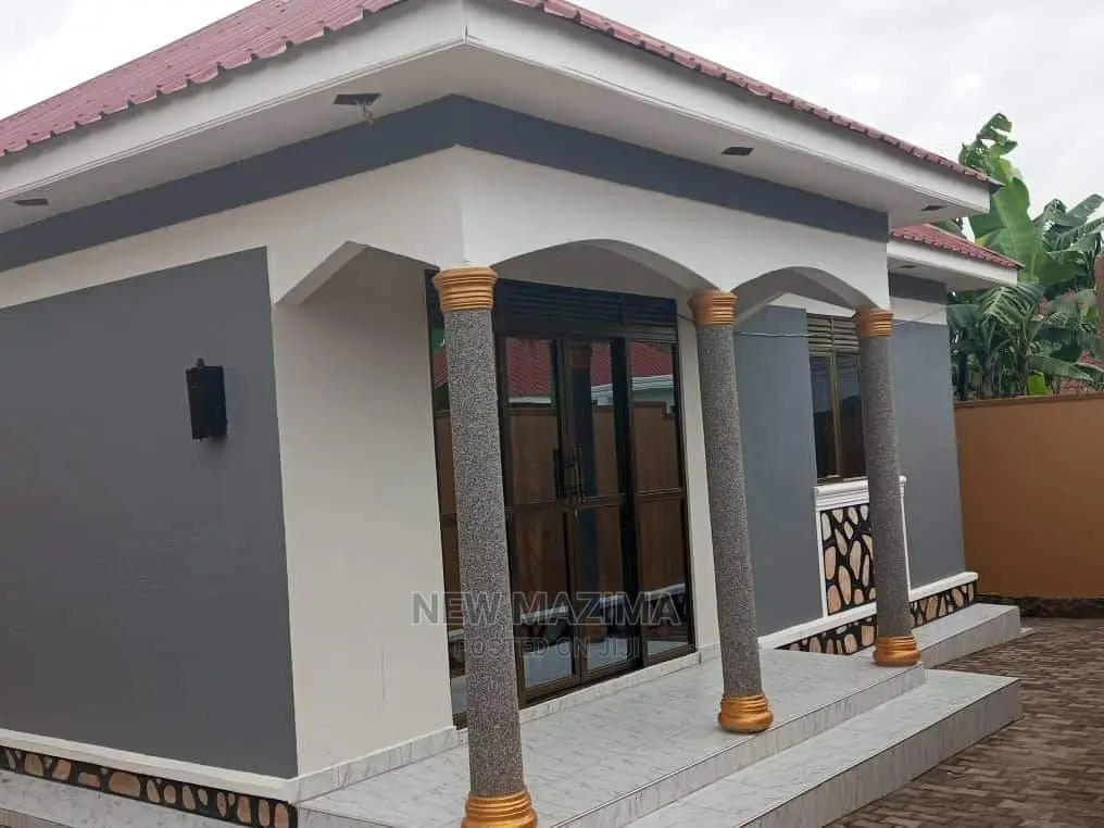 3bdrm House in Mpererwe Kabaganda, Central Division for Sale
