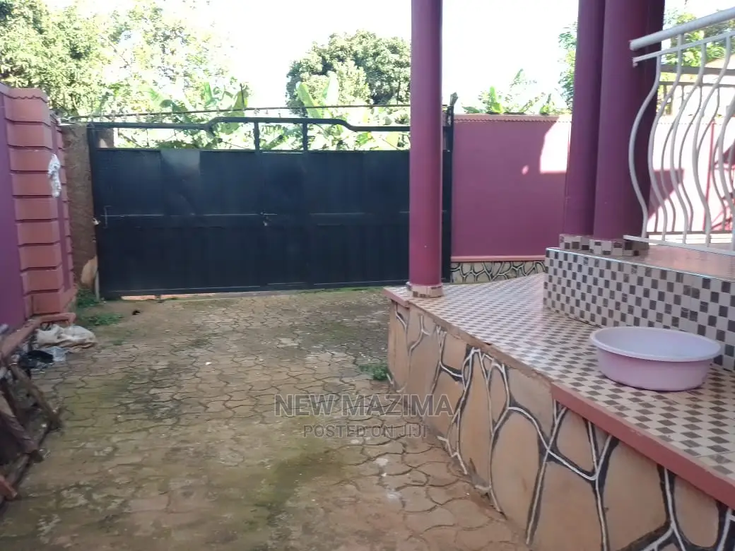 5bdrm Maisonette in Munyonyo Heights, Central Division for Rent