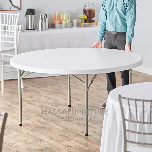 Brand New Cocktail Table 10seaters