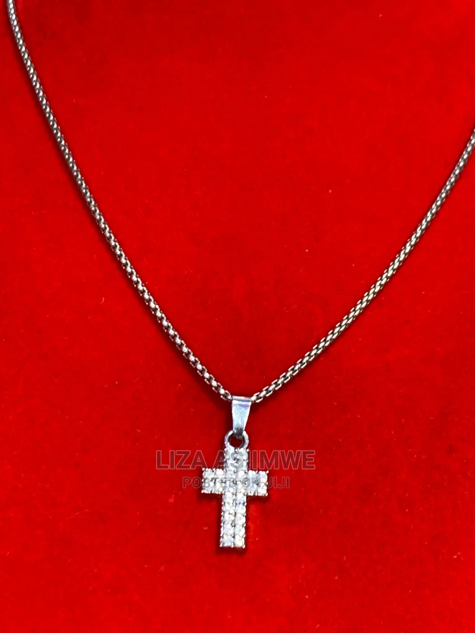Men’S Simple Necklaces Available With a Cross Pendant