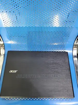 Laptop Acer Aspire E5-573 4GB Intel Core I5 HDD 1T