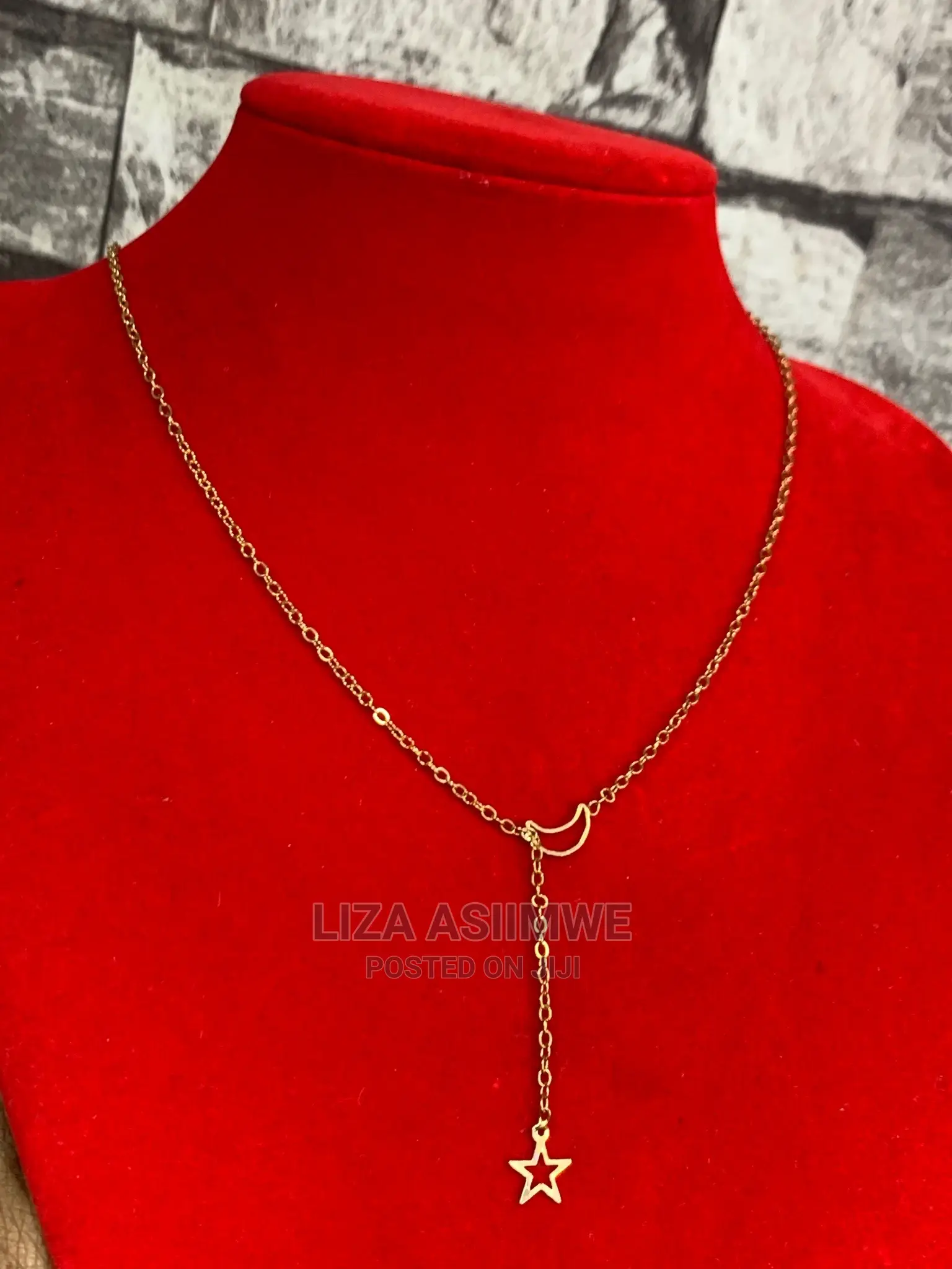 Lady’S Simple and Elegant Necklaces Available