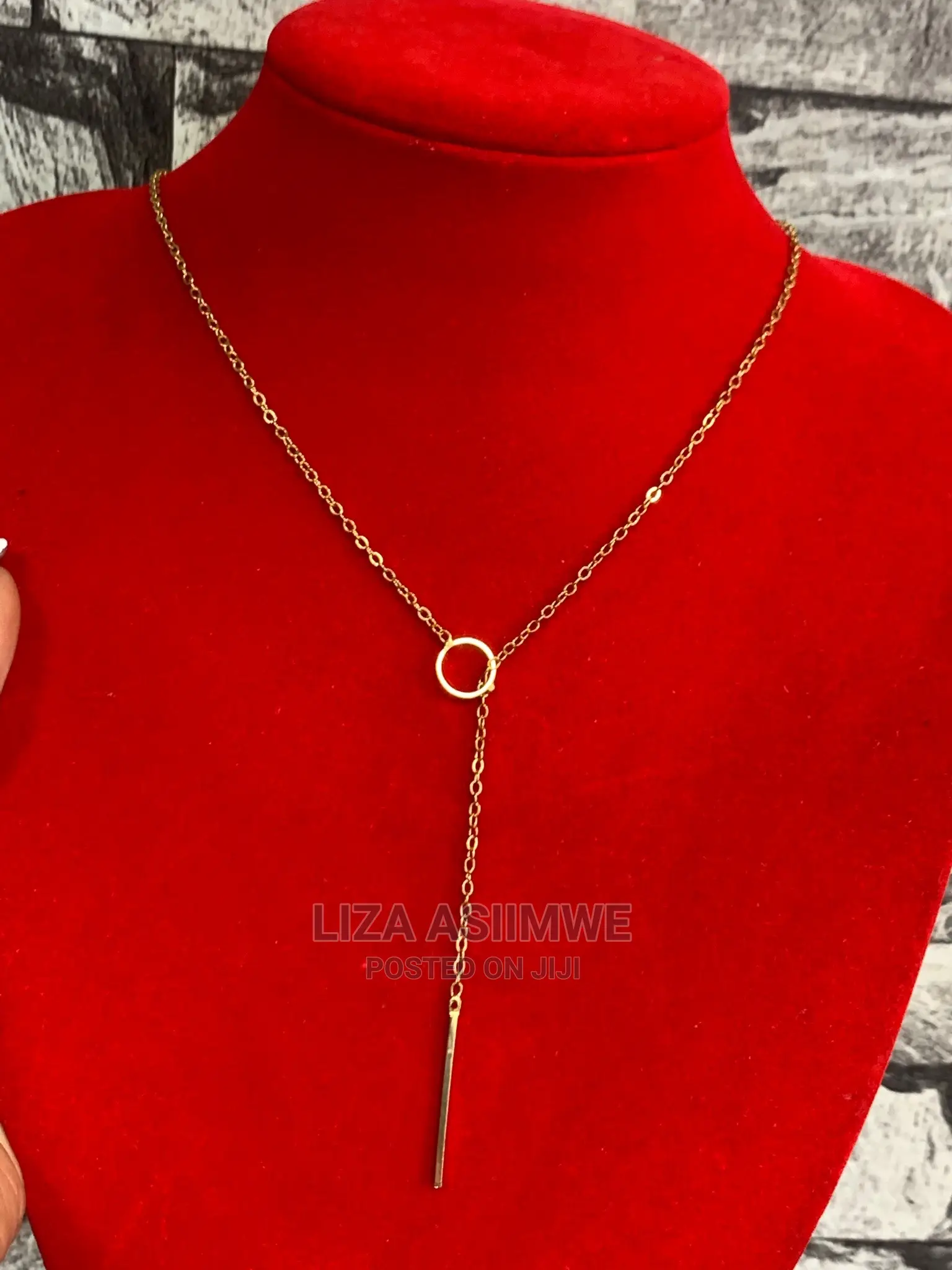 Simple and Classy Lady’S Necklaces Available