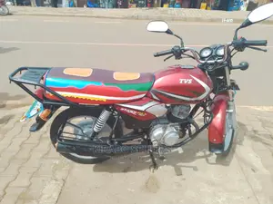 TVS HLX 125 2021 Red