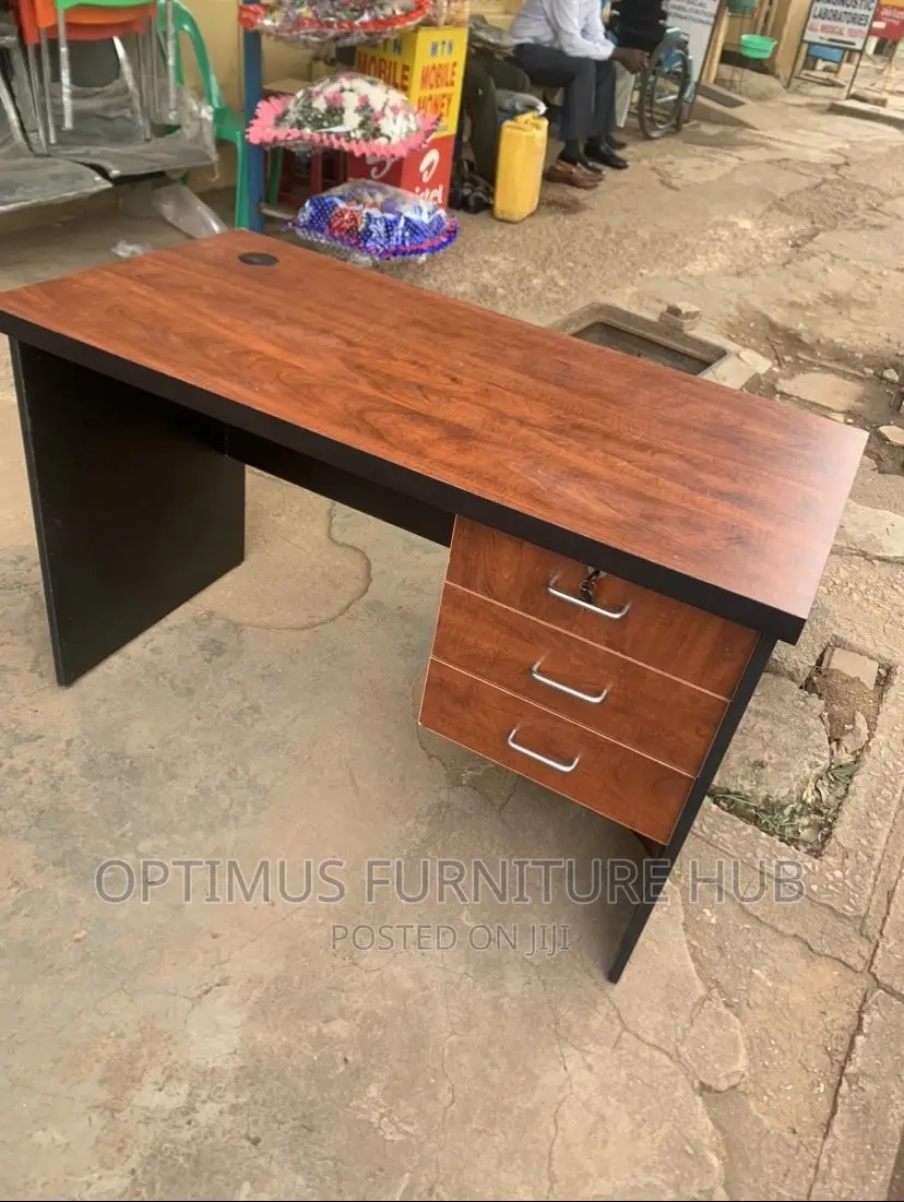Red Oak Office Desk (1.4meters)