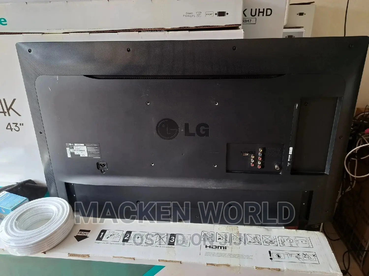 32 LG Digital Original TV Still in Good Condition