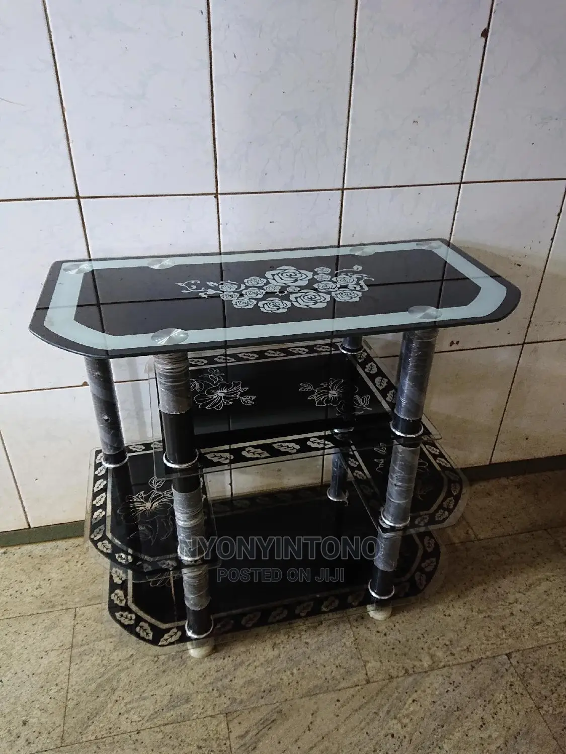 Glass Tv Stand With Ample Space for Woofers