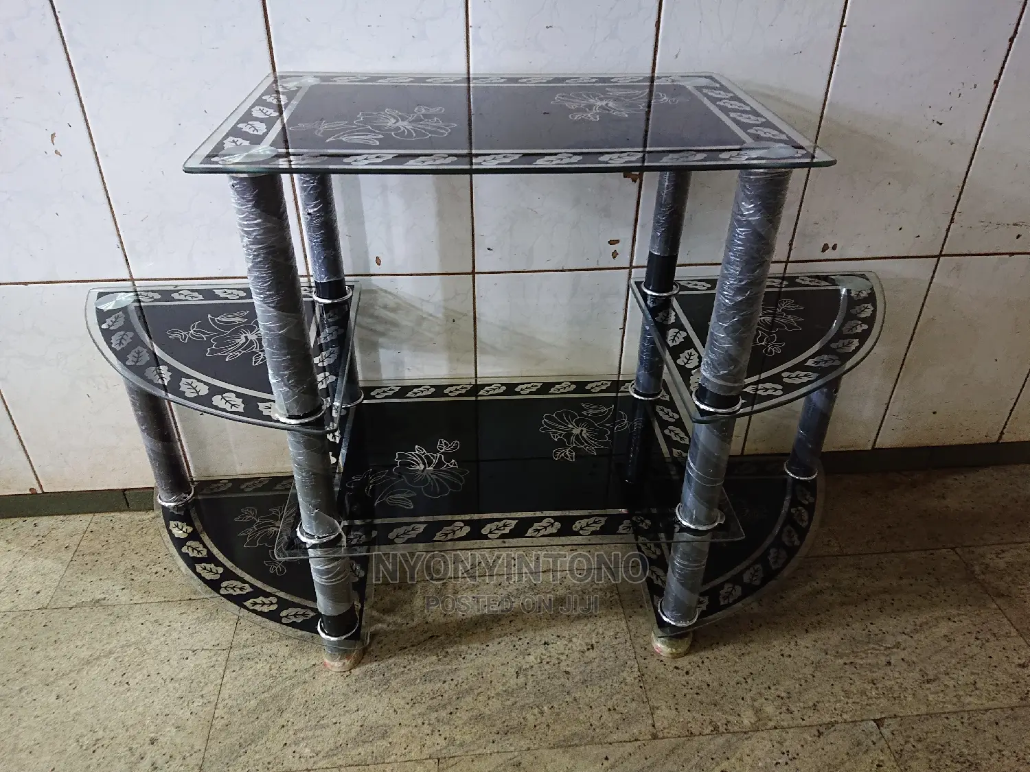 Glass Tv Stand With Space for Woofers and Speakers