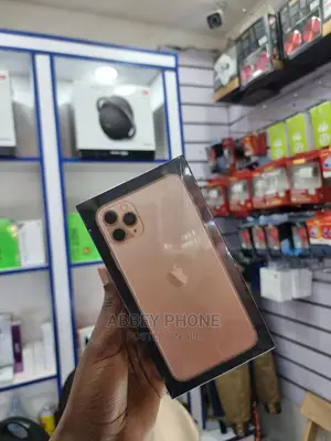 Photo - New Apple iPhone 11 Pro Max 256 GB Gold