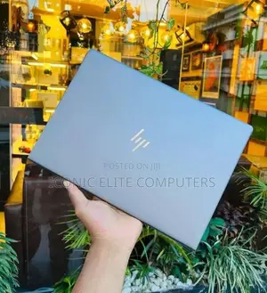 New Laptop HP ZBook Studio G5 8GB Intel Core i5 SSD 256GB