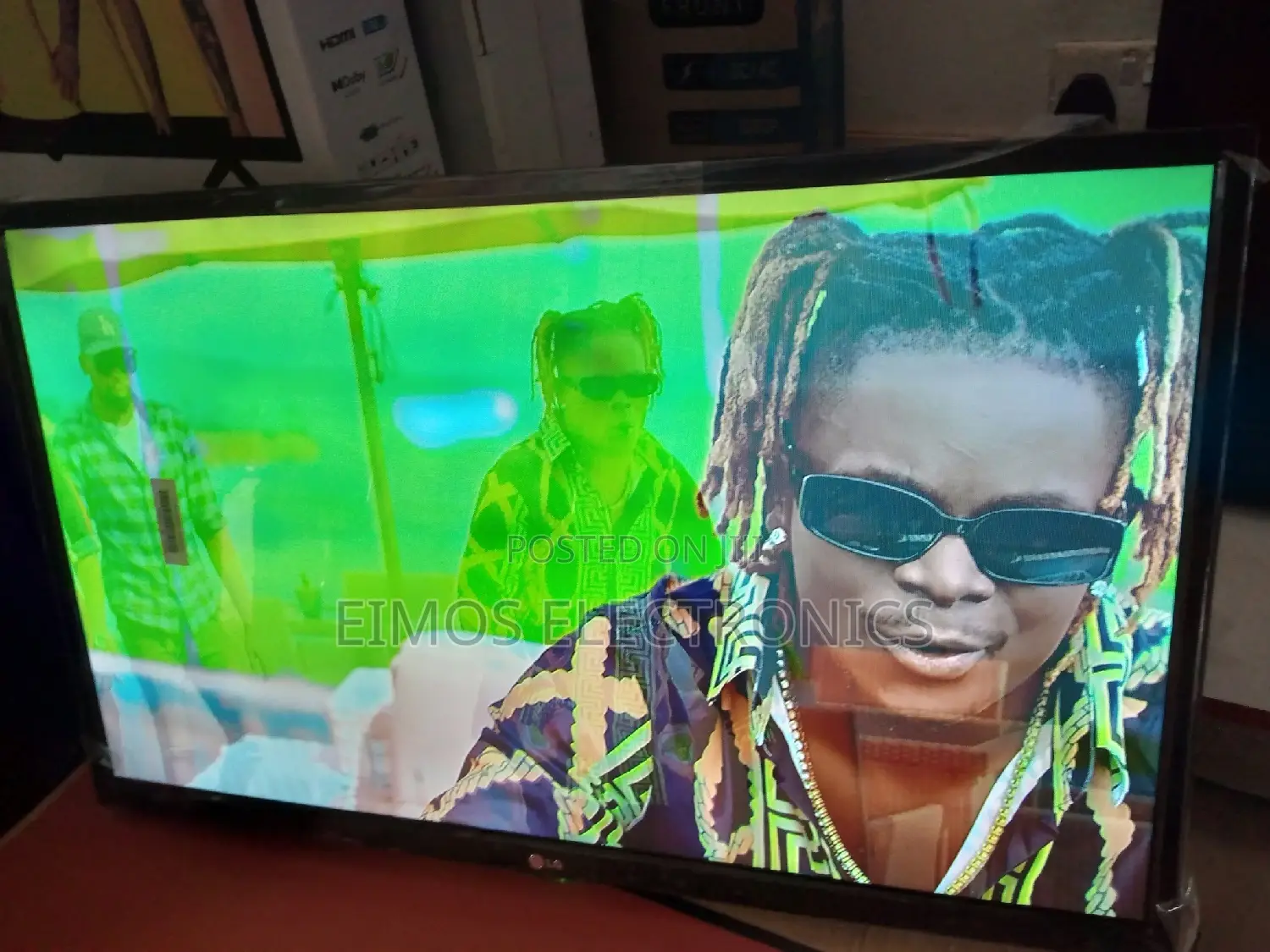 It Is a 32" LED LG Digital TV