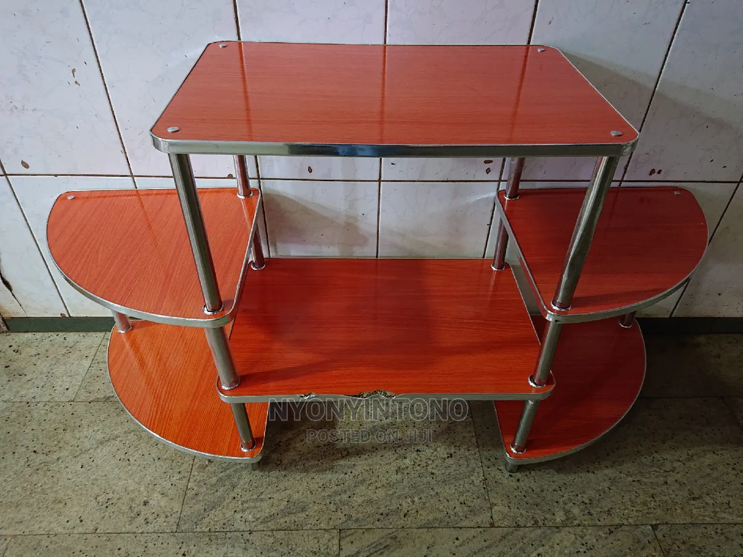 Wooden Tv Stand With Ample Space for Woofers and Speakers
