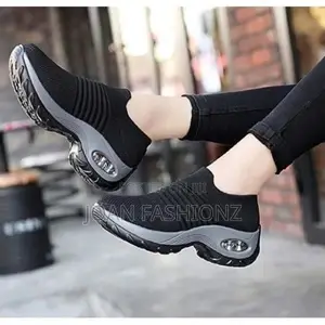 Ladies Casual Sneakers -Black