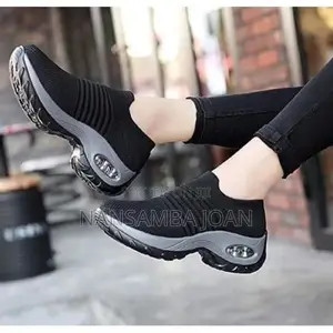 Ladies Casual Sneakers -Black