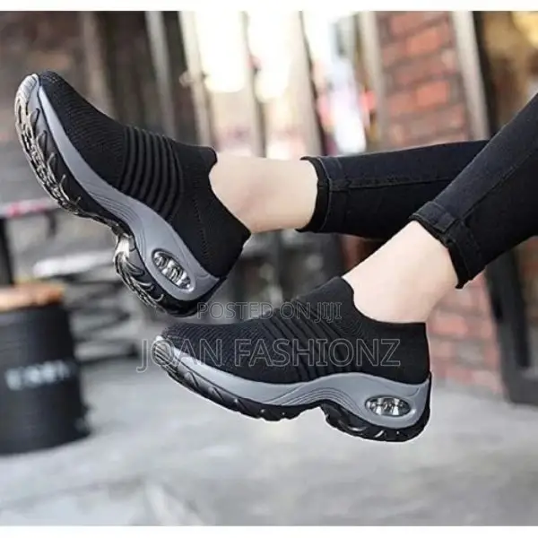 Ladies Casual Sneakers -Black