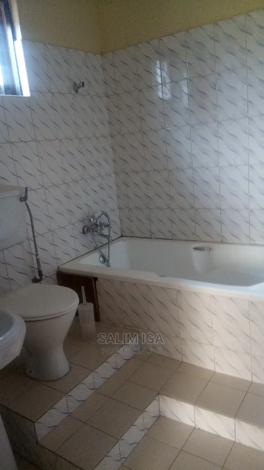 5bdrm Duplex in Kololo Property, Central Division for Rent