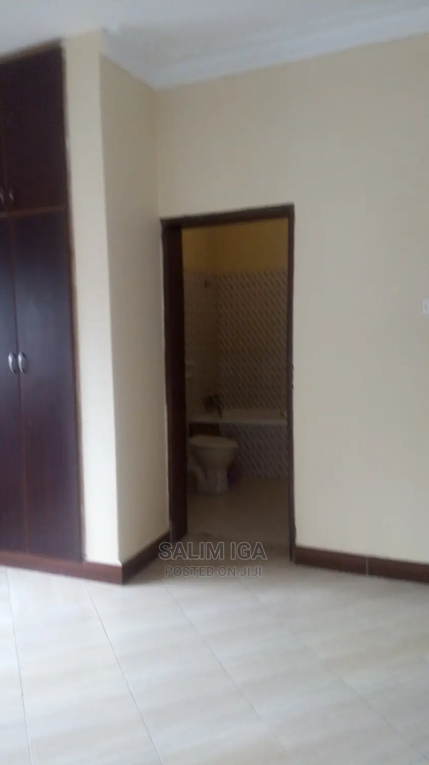 5bdrm Duplex in Kololo Property, Central Division for Rent