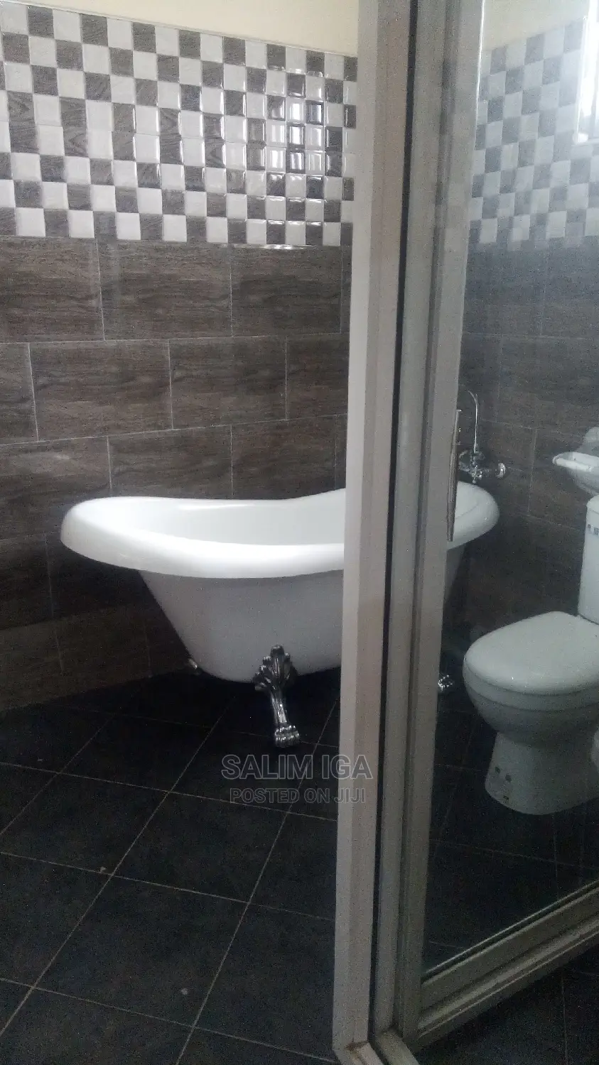 5bdrm Duplex in Kololo Property, Central Division for Rent
