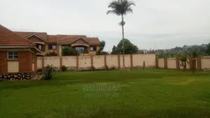 4bdrm Bungalow in Kololo Property, Central Division for Rent