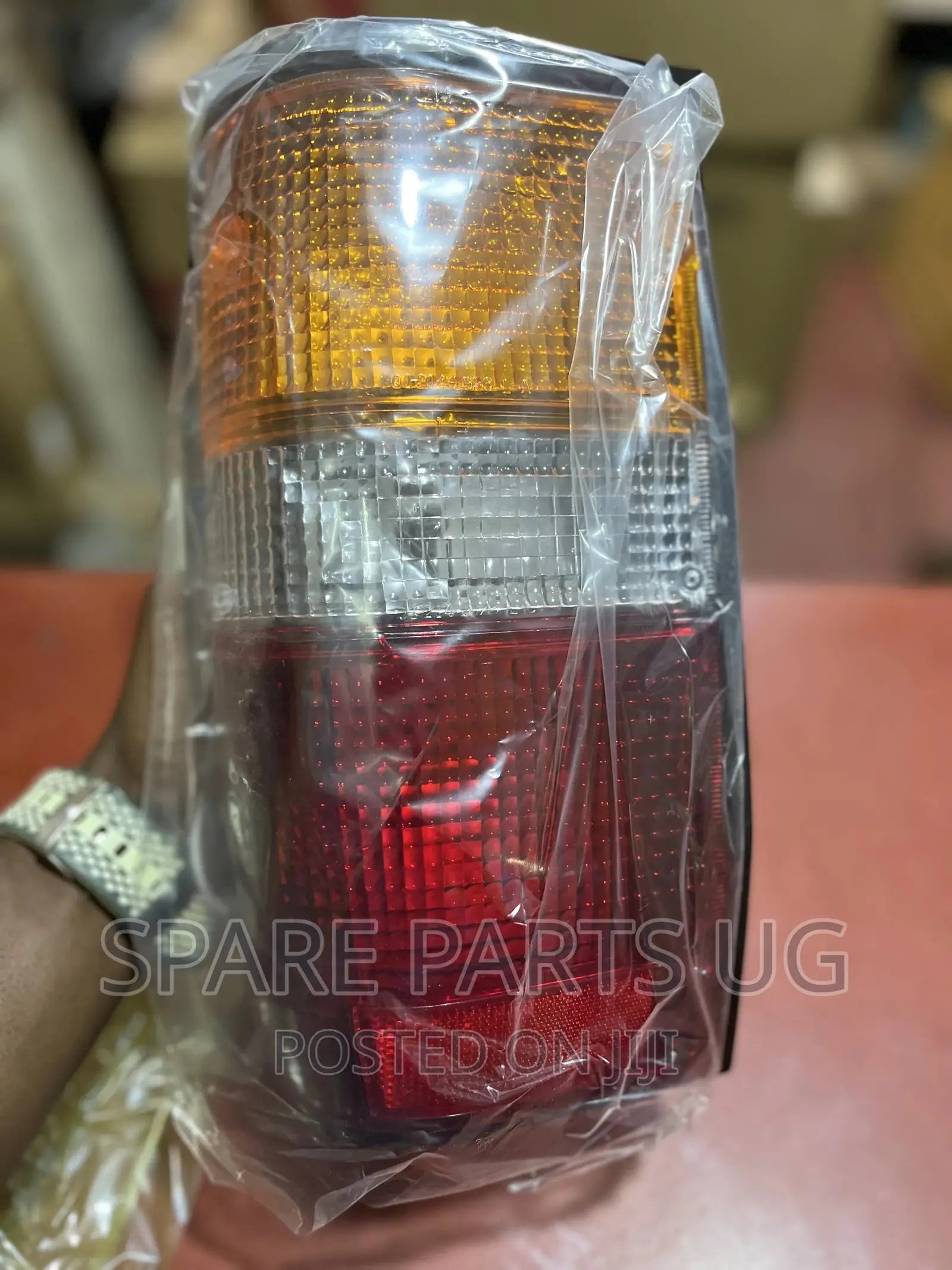 Mitsubishi L200 1990 - 1995 Taillight